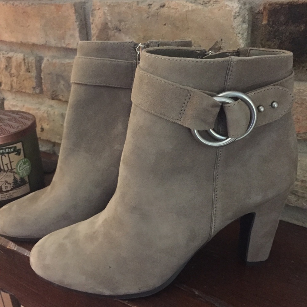 Sam Edelman shaleigh bootie with heel NWOT